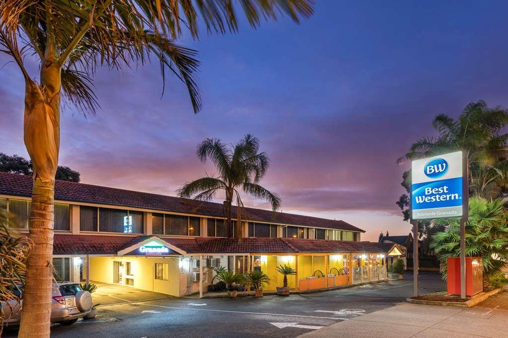 Adelaide Granada Motor Inn Buitenkant foto